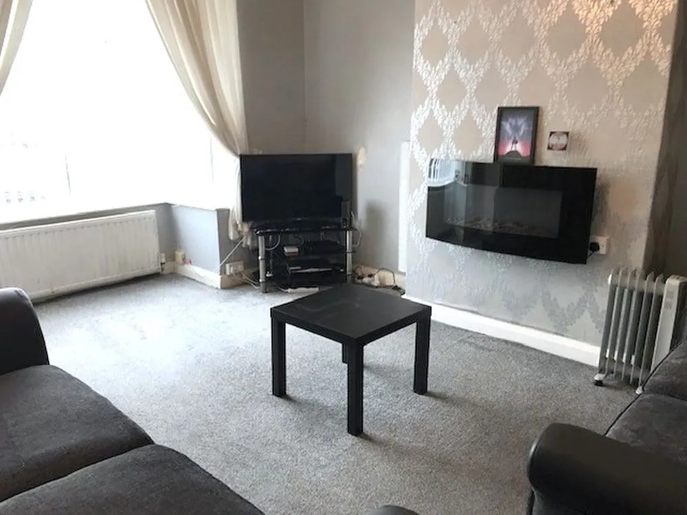 18, Anlaby Street Bradford, BD4 8PS