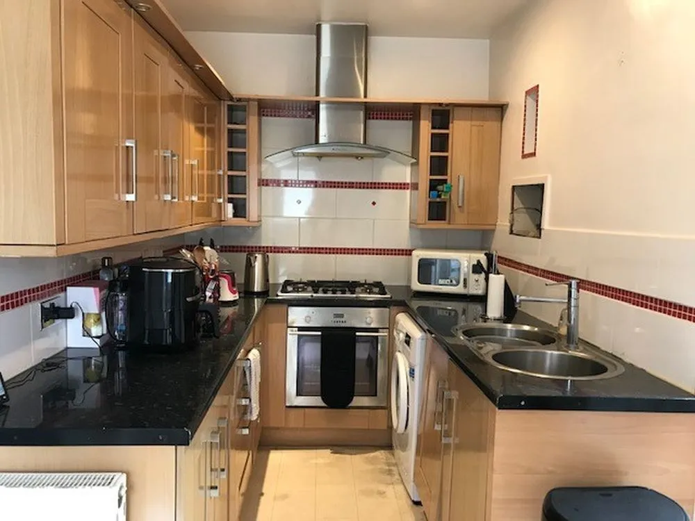 18, Anlaby Street Bradford, BD4 8PS