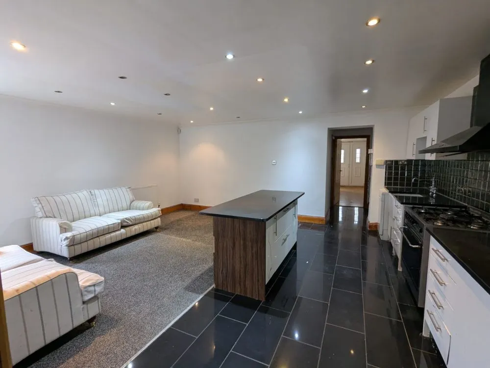 47, Norfolk Street Batley, WF17 7SA