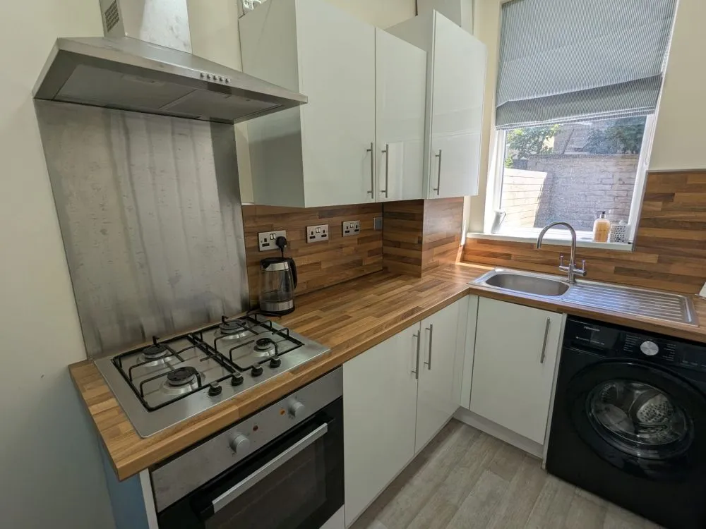 4 Clough Street Bradford,  BD5 8BG