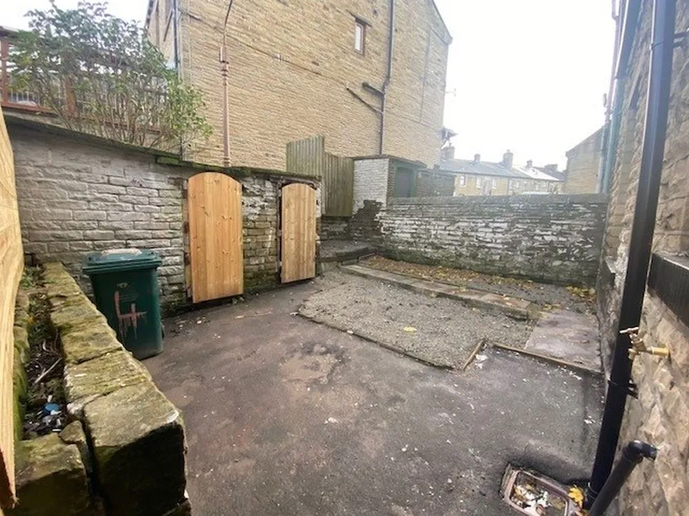 4 Clough Street Bradford,  BD5 8BG