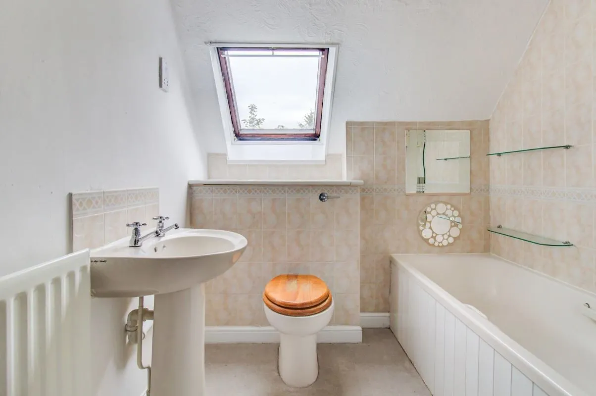 Harris Mews, Henley-in-Arden, West Midlands, B95 5DN - Online Auctions
