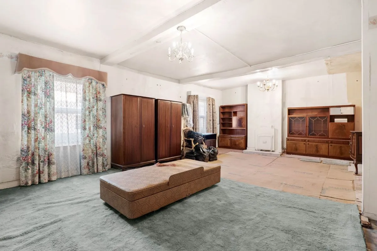 Port Street, Evesham, Worcestershire, WR11 1AP - Online Auctions