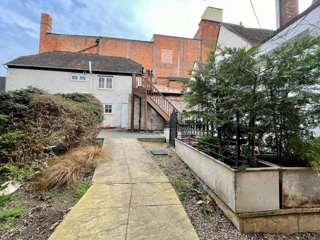 Goodwin Gardens, Lower Leys, Evesham, Worcestershire, WR11 3DP - Online Auctions