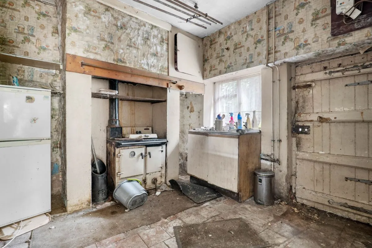 White House, School Hill, Napton, Southam, Warwickshire, CV47 8NN - Online Auctions