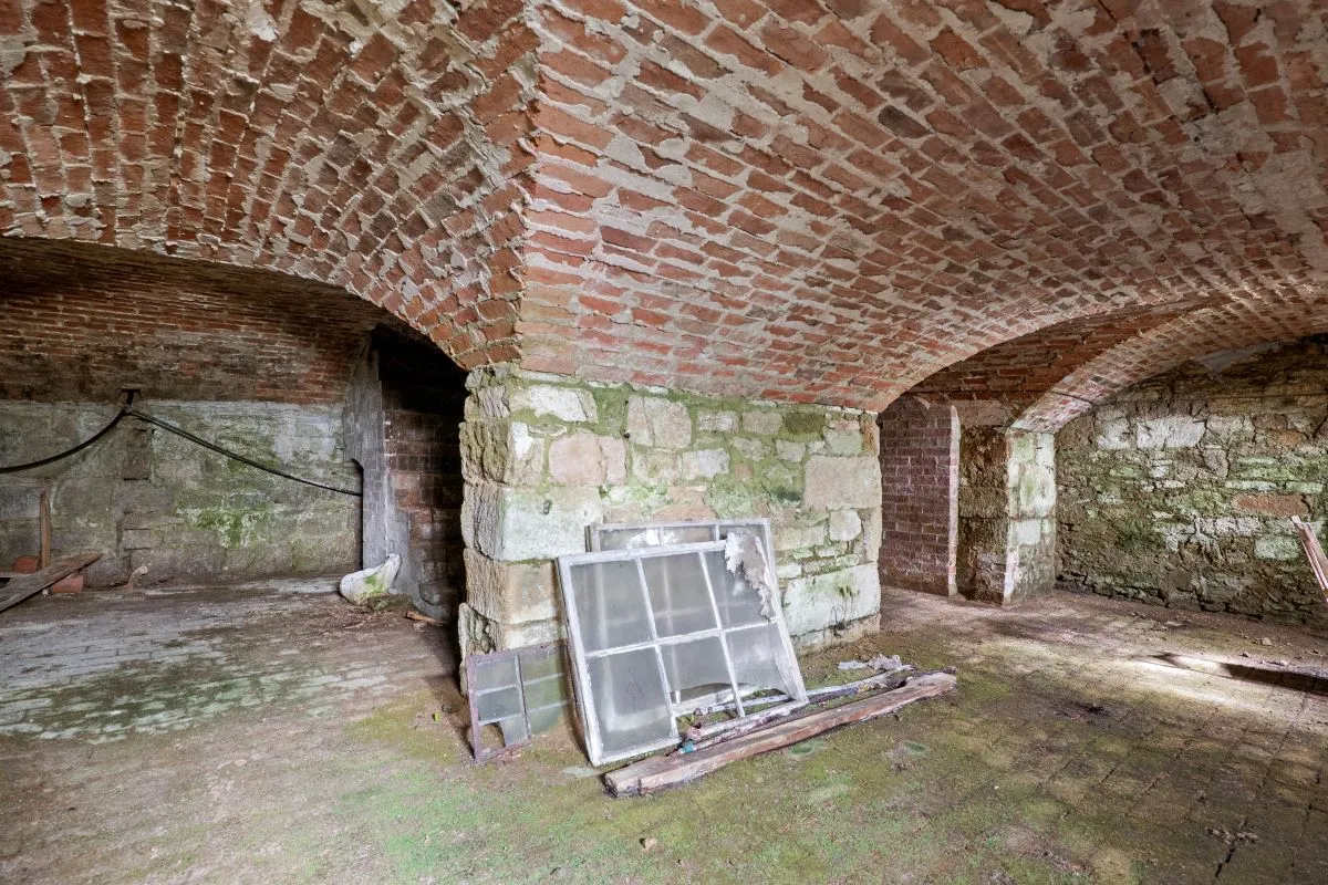 White House, School Hill, Napton, Southam, Warwickshire, CV47 8NN - Online Auctions