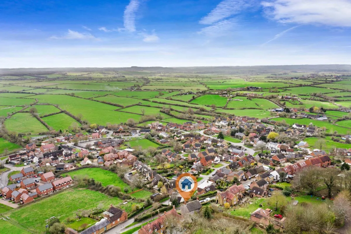 White House, School Hill, Napton, Southam, Warwickshire, CV47 8NN - Online Auctions