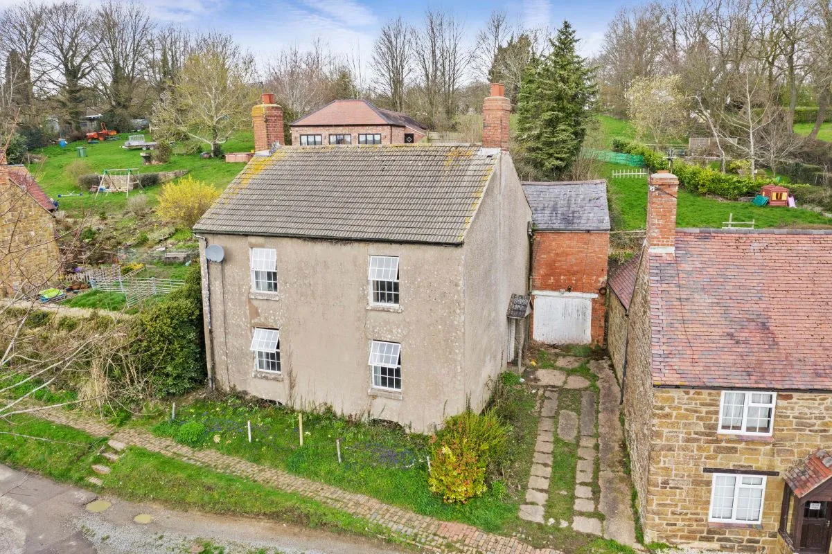 White House, School Hill, Napton, Southam, Warwickshire, CV47 8NN - Online Auctions