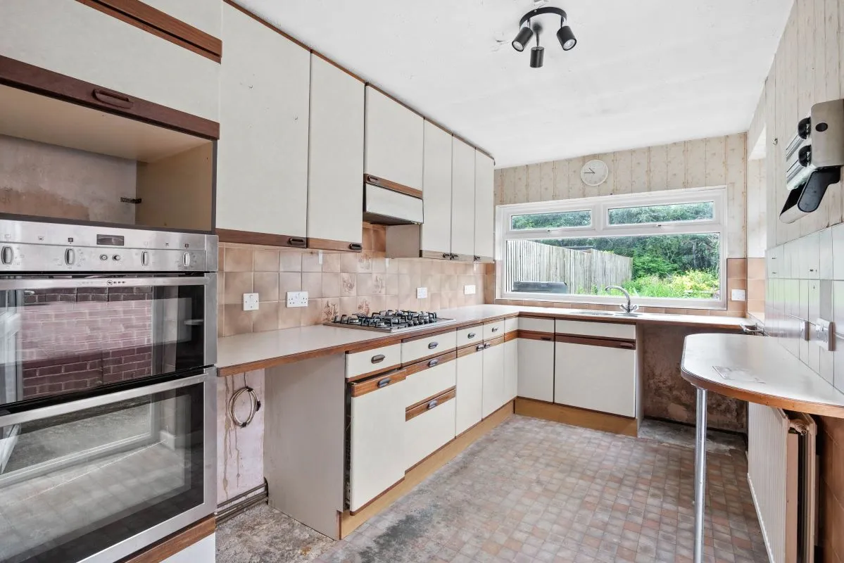 St. Annes Road, Banbury, Oxfordshire, OX16 9EA - Online Auctions