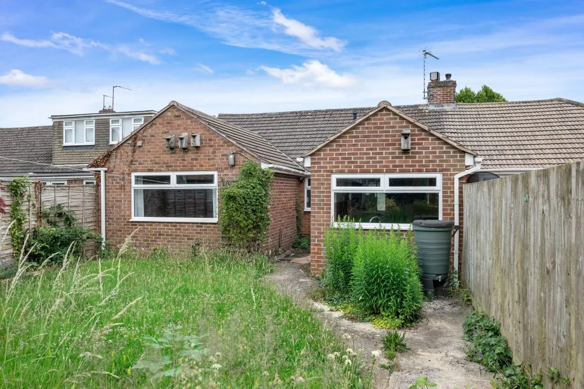 St. Annes Road, Banbury, Oxfordshire, OX16 9EA - Online Auctions