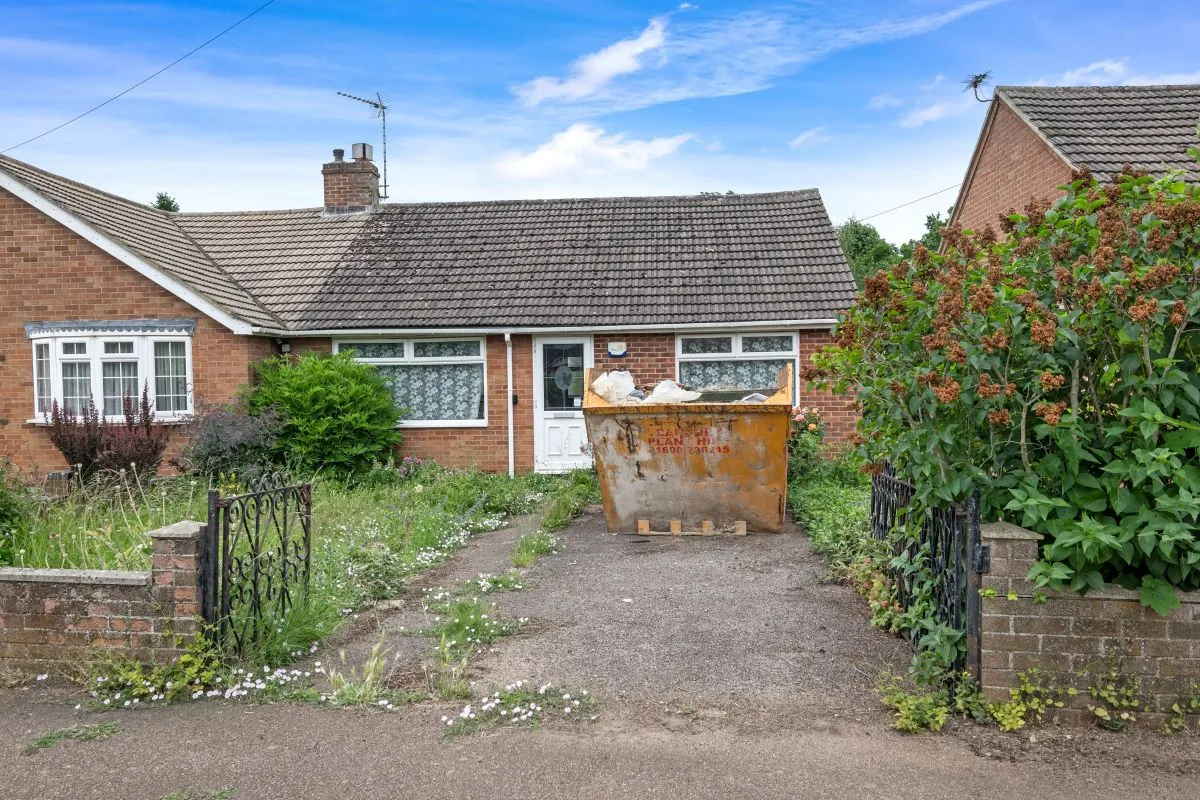 St. Annes Road, Banbury, Oxfordshire, OX16 9EA - Online Auctions