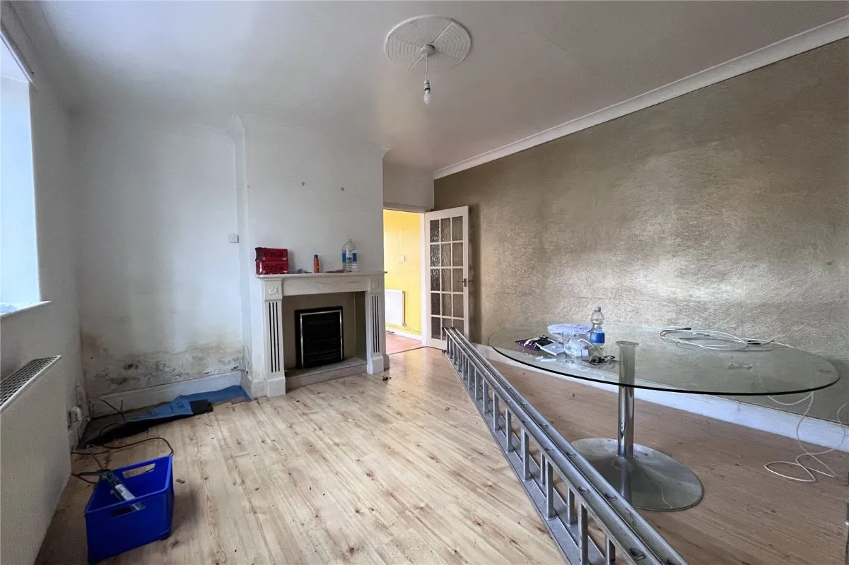 Oak Hill, Wolverhampton, West Midlands, WV3 9AE - Online Auctions
