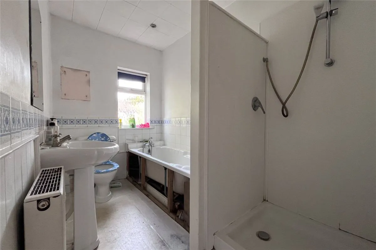 Oak Hill, Wolverhampton, West Midlands, WV3 9AE - Online Auctions