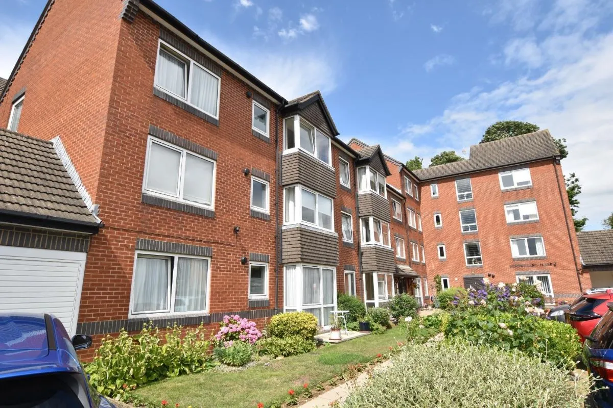 30 Homewelland House, Leicester Road, Market Harborough, Leicestershire, LE16 7BT - Online Auctions