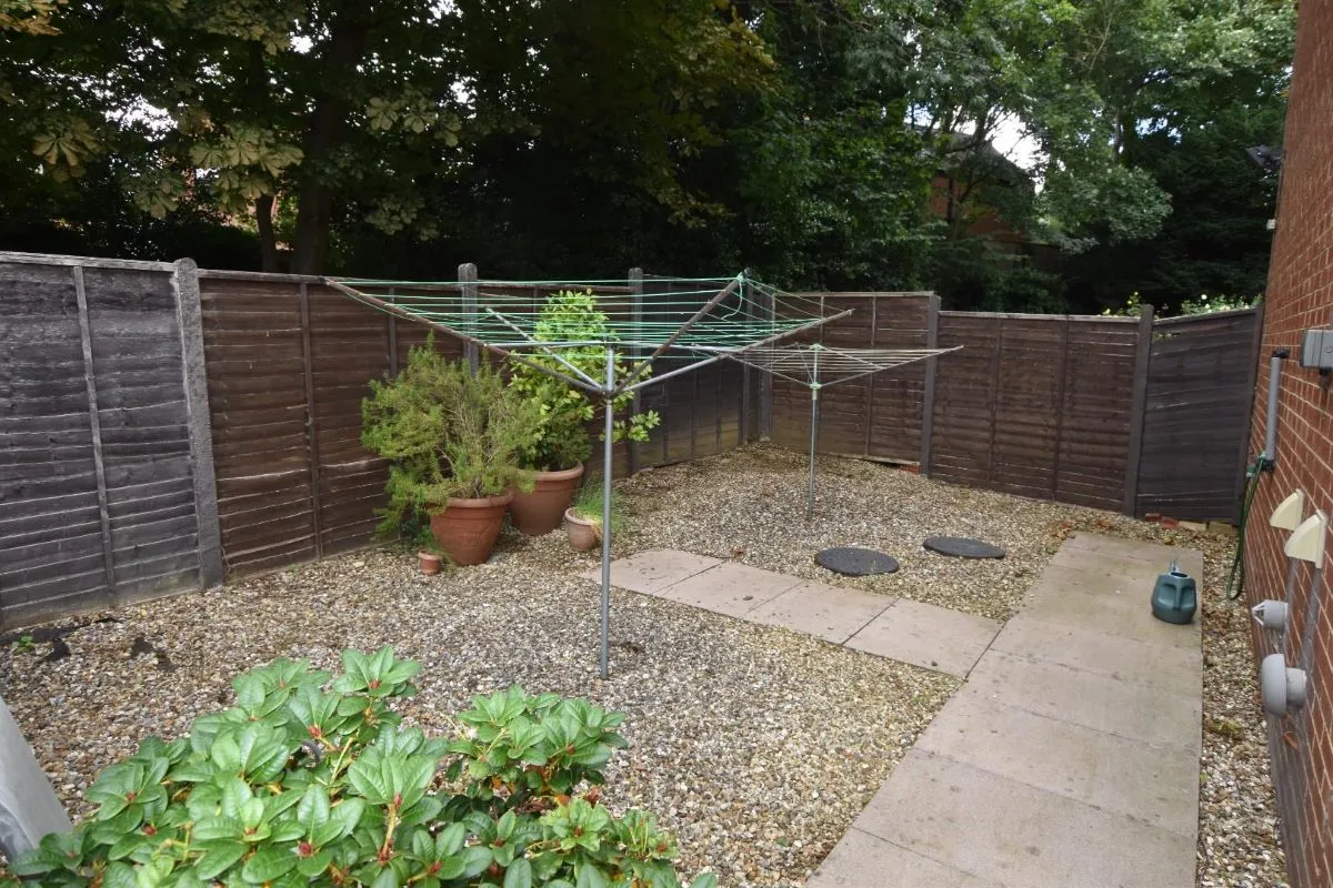 30 Homewelland House, Leicester Road, Market Harborough, Leicestershire, LE16 7BT - Online Auctions
