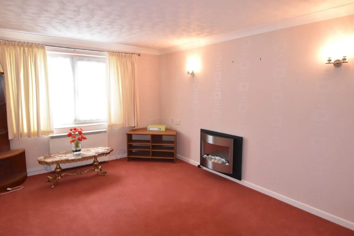 30 Homewelland House, Leicester Road, Market Harborough, Leicestershire, LE16 7BT - Online Auctions