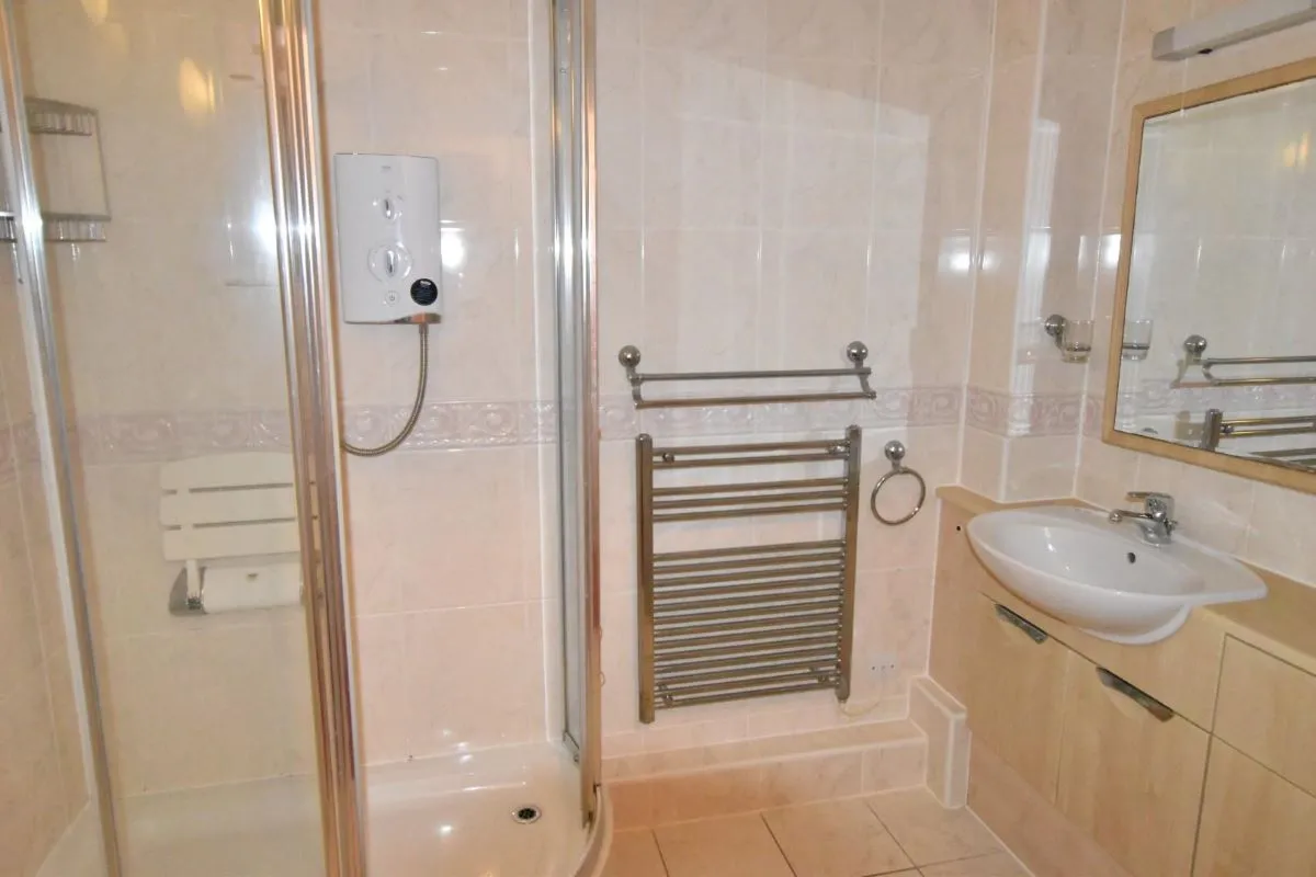 30 Homewelland House, Leicester Road, Market Harborough, Leicestershire, LE16 7BT - Online Auctions