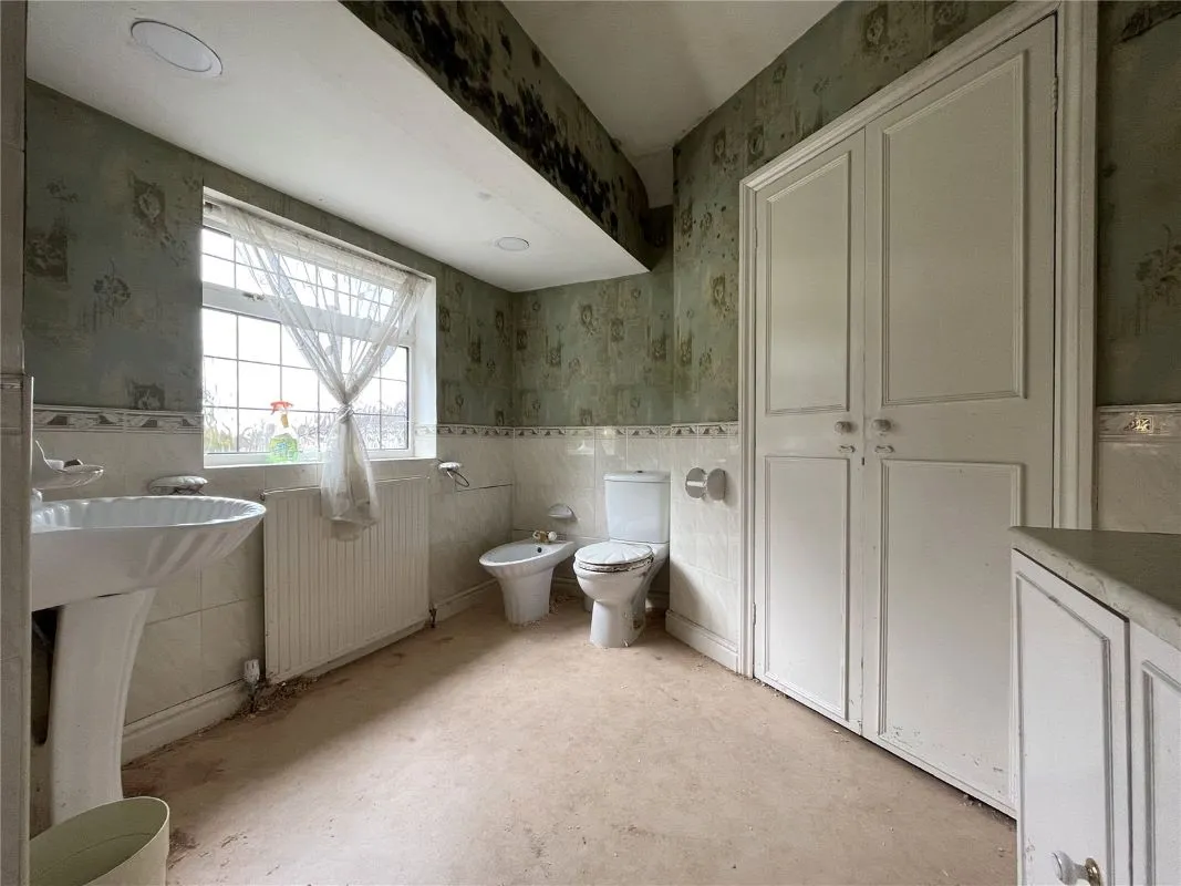 Oakfield Road, Kidderminster, Worcestershire, DY11 6PL - Online Auctions