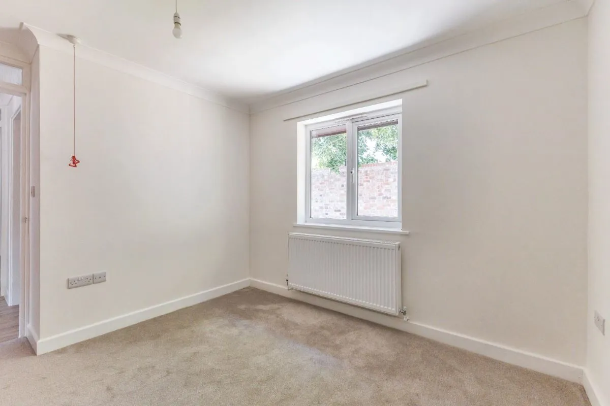 Tiddington Court, Knights Lane, Tiddington, Stratford-upon-Avon, Warwickshire, CV37 7BP - Online Auctions