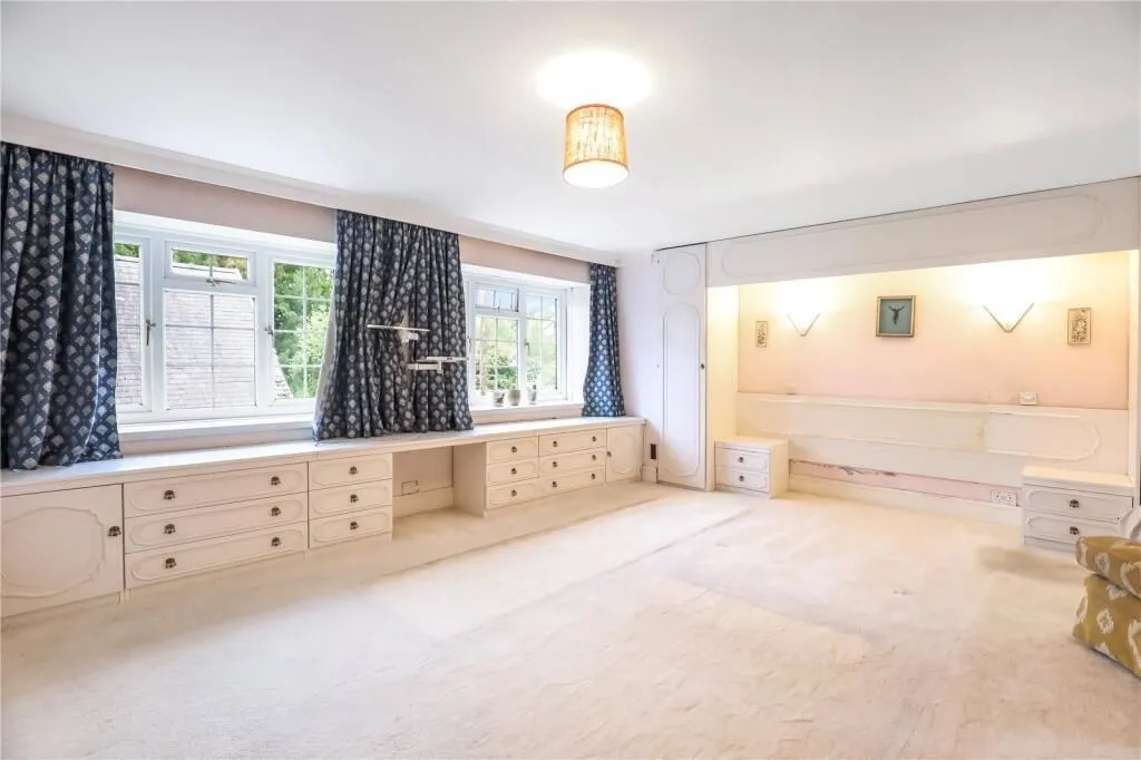 The Square, Clun, Craven Arms, Shropshire, SY7 8JA - Online Auctions