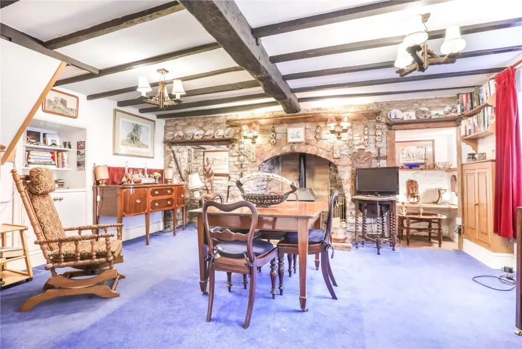 The Square, Clun, Craven Arms, Shropshire, SY7 8JA - Online Auctions