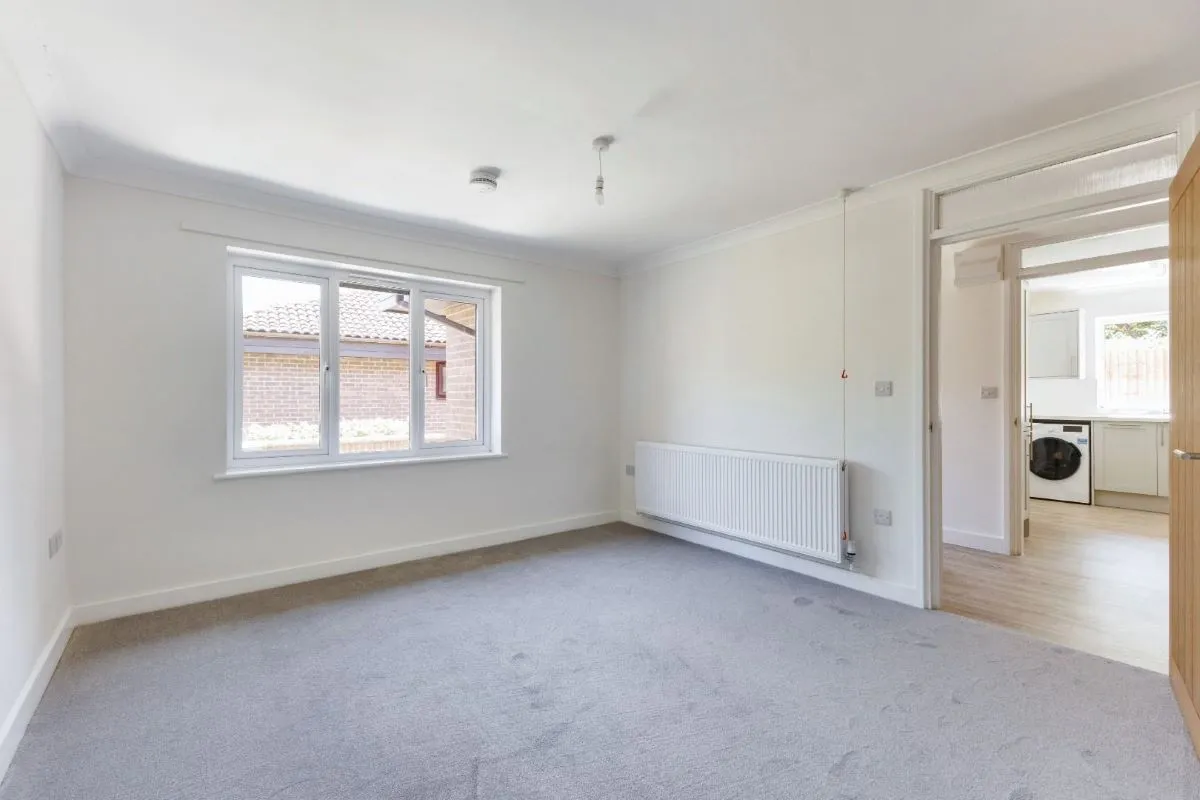 Tiddington Court, Knights Lane, Tiddington, Stratford-upon-Avon, Warwickshire, CV37 7BP - Online Auctions