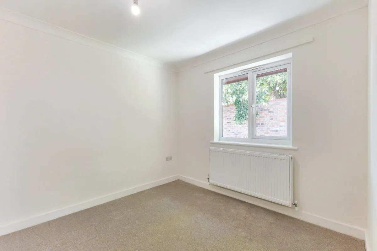 Tiddington Court, Knights Lane, Tiddington, Stratford-upon-Avon, Warwickshire, CV37 7BP - Online Auctions