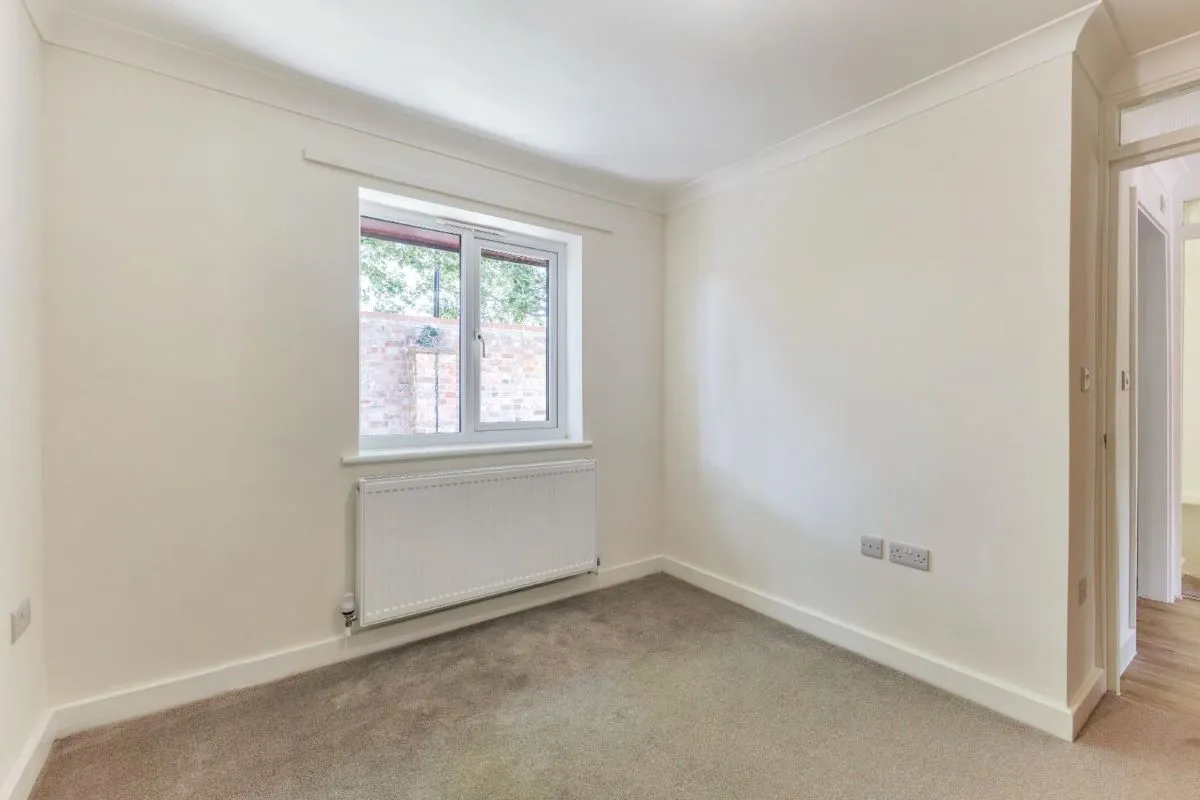 Tiddington Court, Knights Lane, Tiddington, Stratford-upon-Avon, Warwickshire, CV37 7BP - Online Auctions