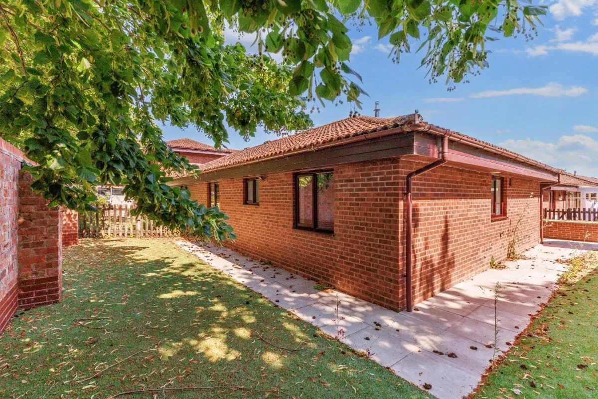 Tiddington Court, Knights Lane, Tiddington, Stratford-upon-Avon, Warwickshire, CV37 7BP - Online Auctions