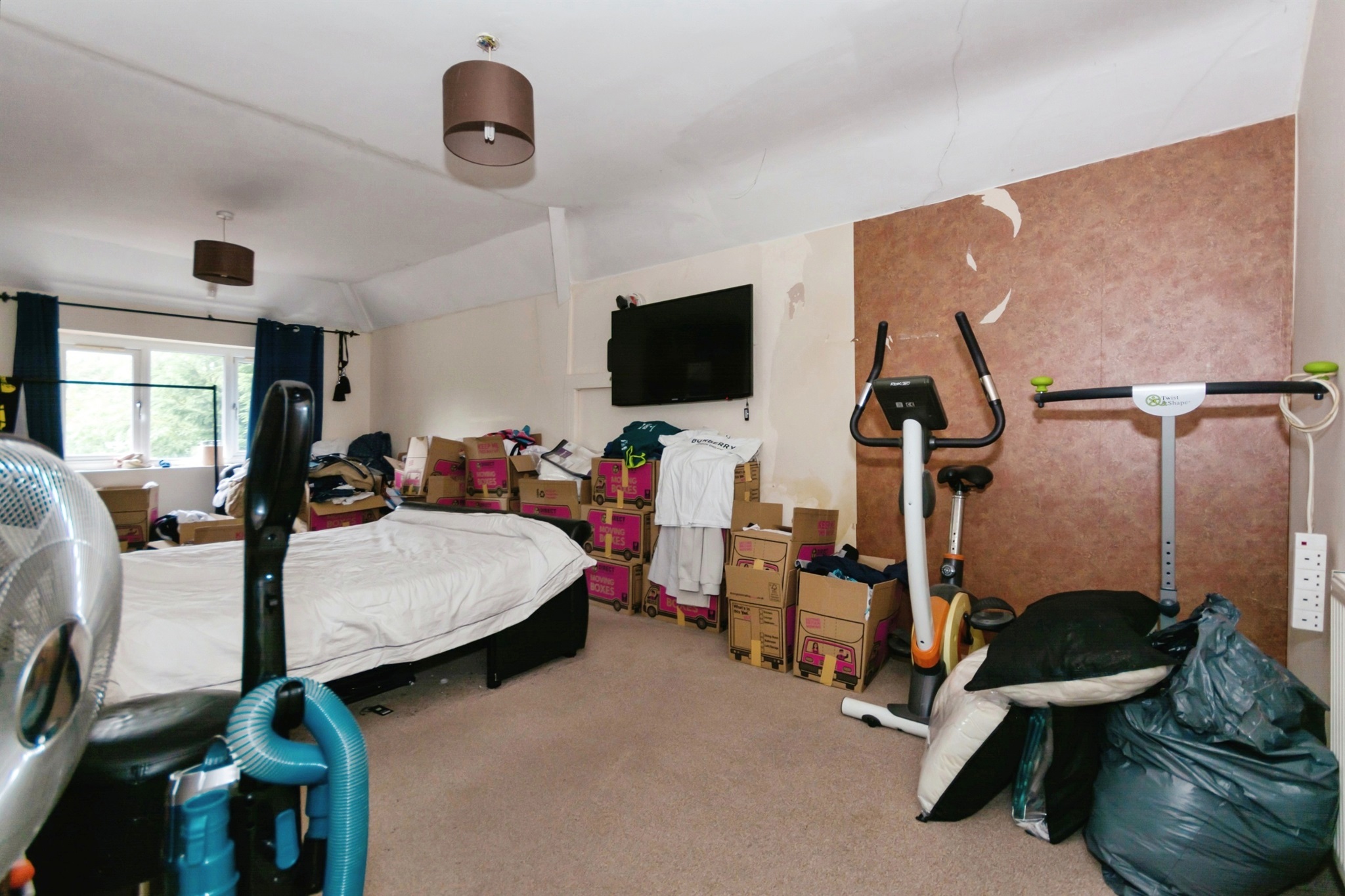 3 bed Link Detached House