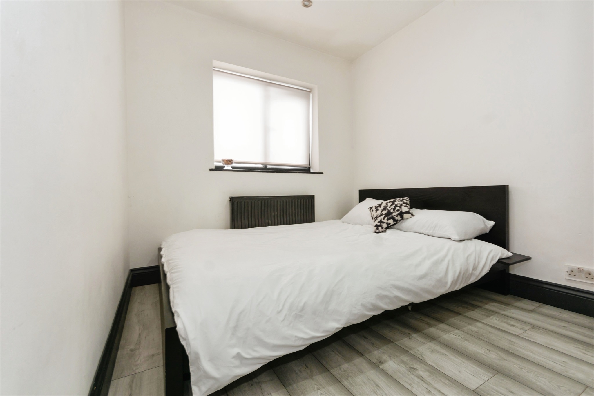 5 bed Semi-Detached