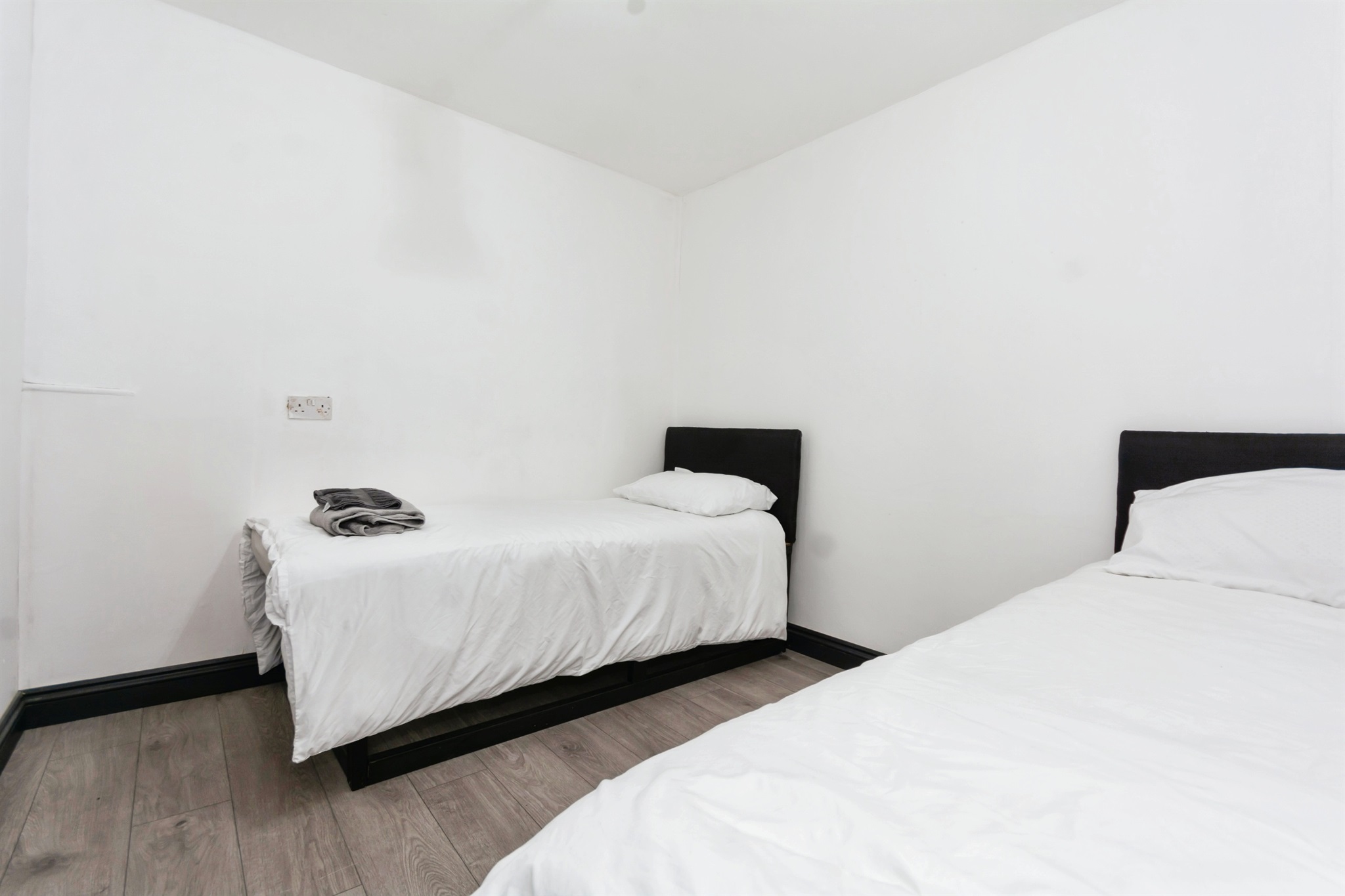 5 bed Semi-Detached