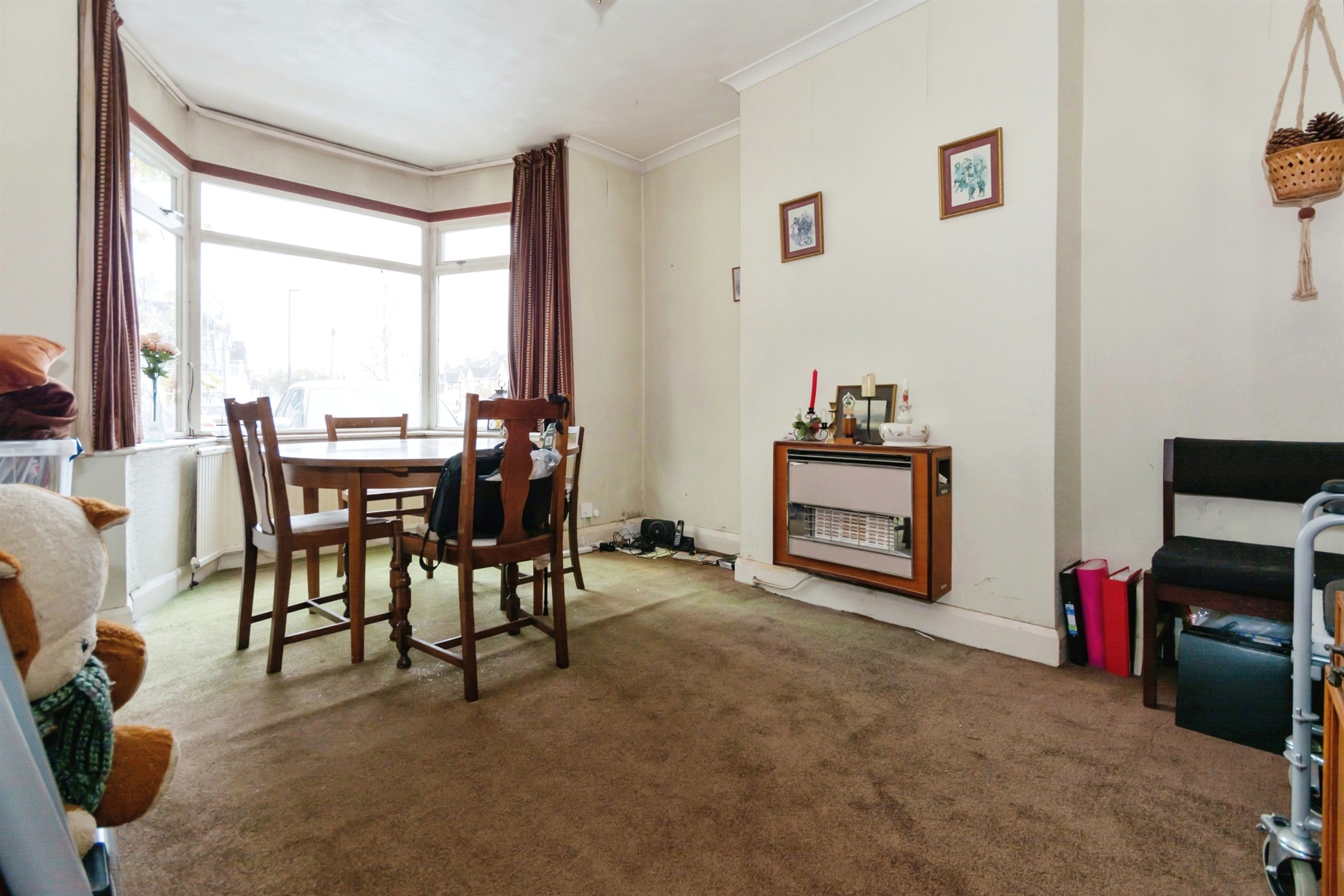 4 bed Semi-Detached