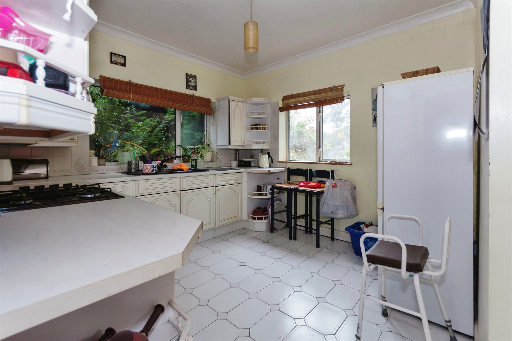 4 bed Semi-Detached