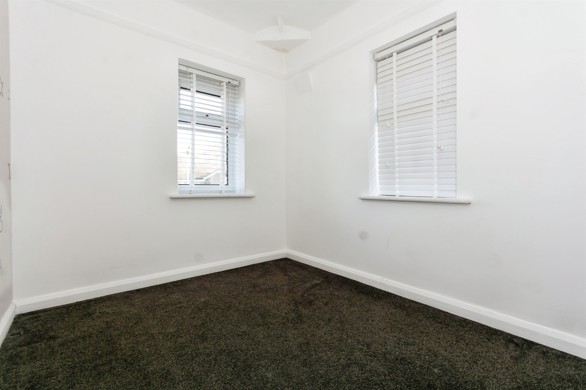 3 bed End of Terrace