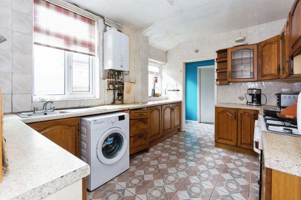 4 bed Terraced