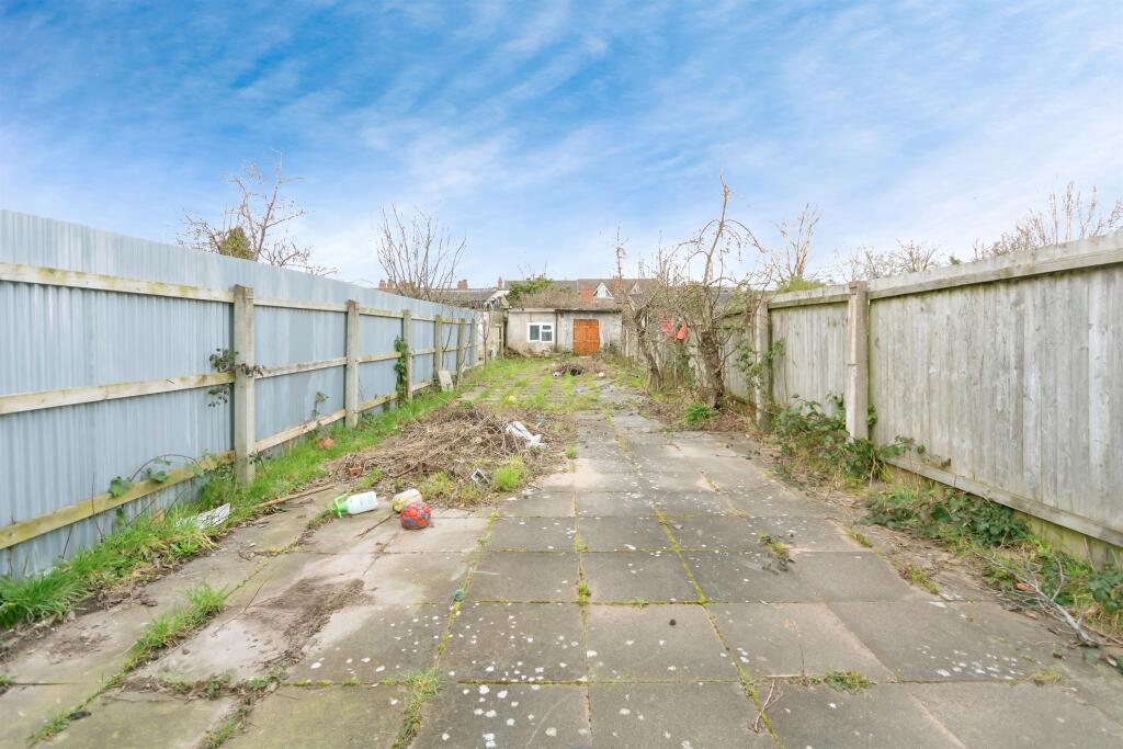 4 bed Terraced