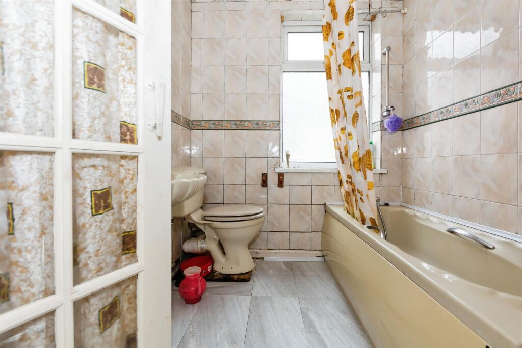 4 bed Terraced
