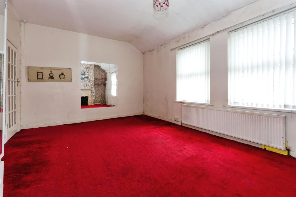 4 bed Terraced
