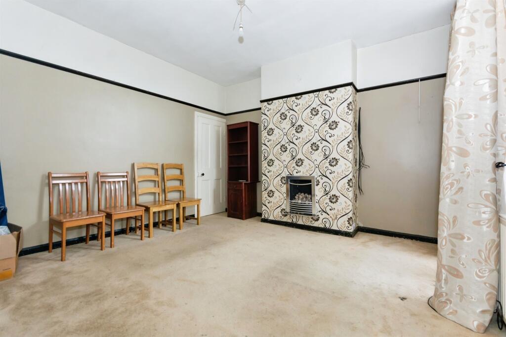 4 bed Terraced
