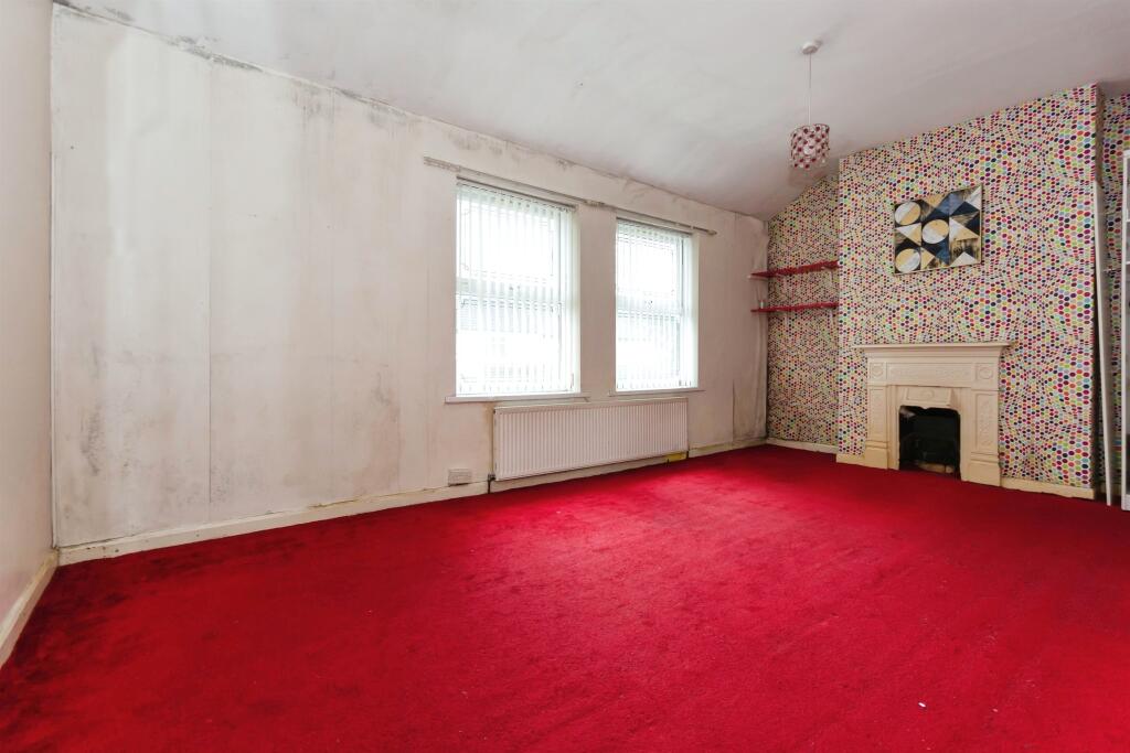 4 bed Terraced