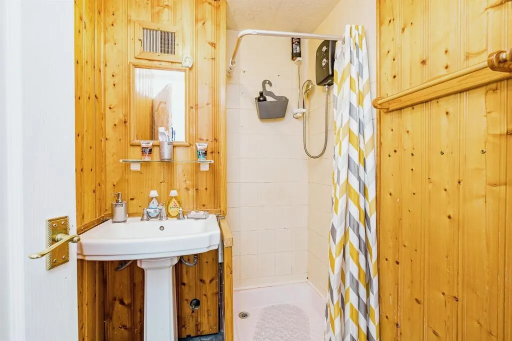 2 bed Semi-Detached