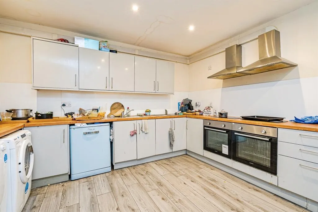 4 bed Semi-Detached
