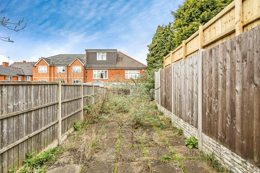 4 bed Semi-Detached