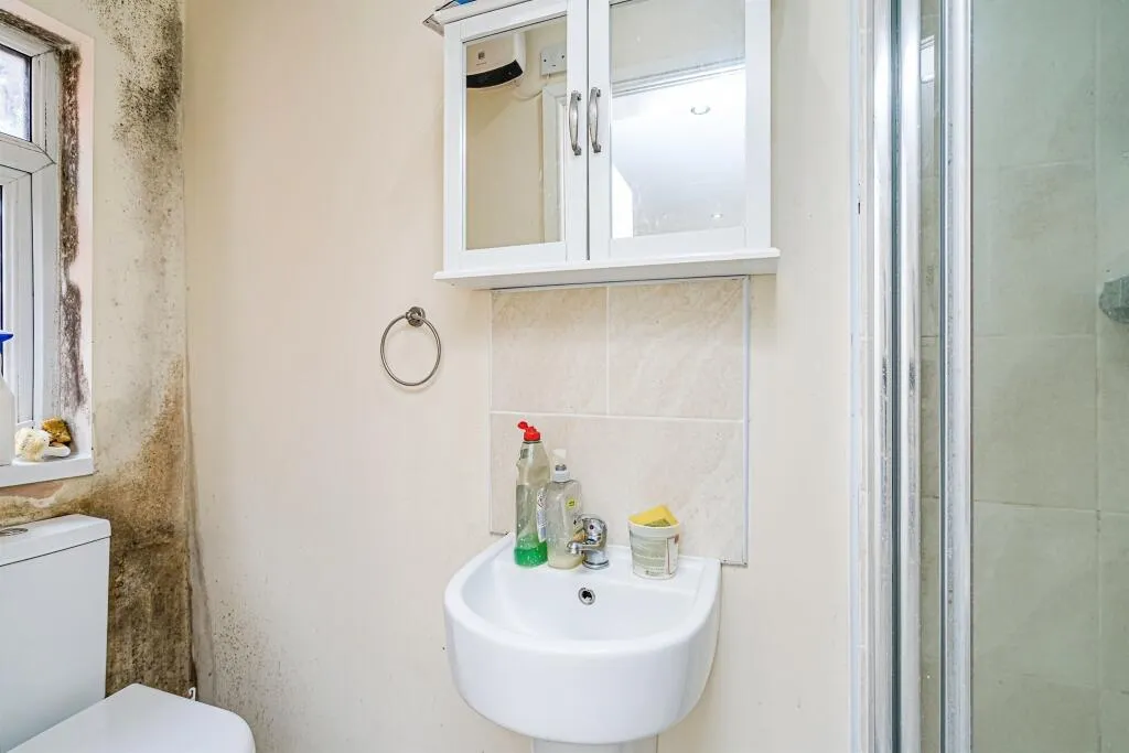 4 bed Semi-Detached