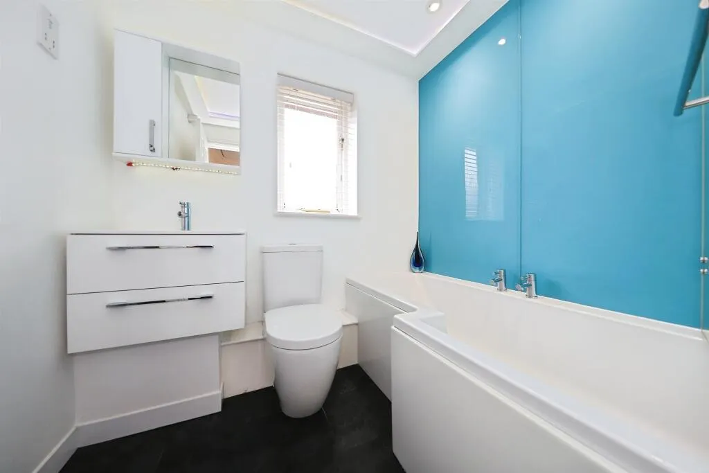 2 bed End of Terrace