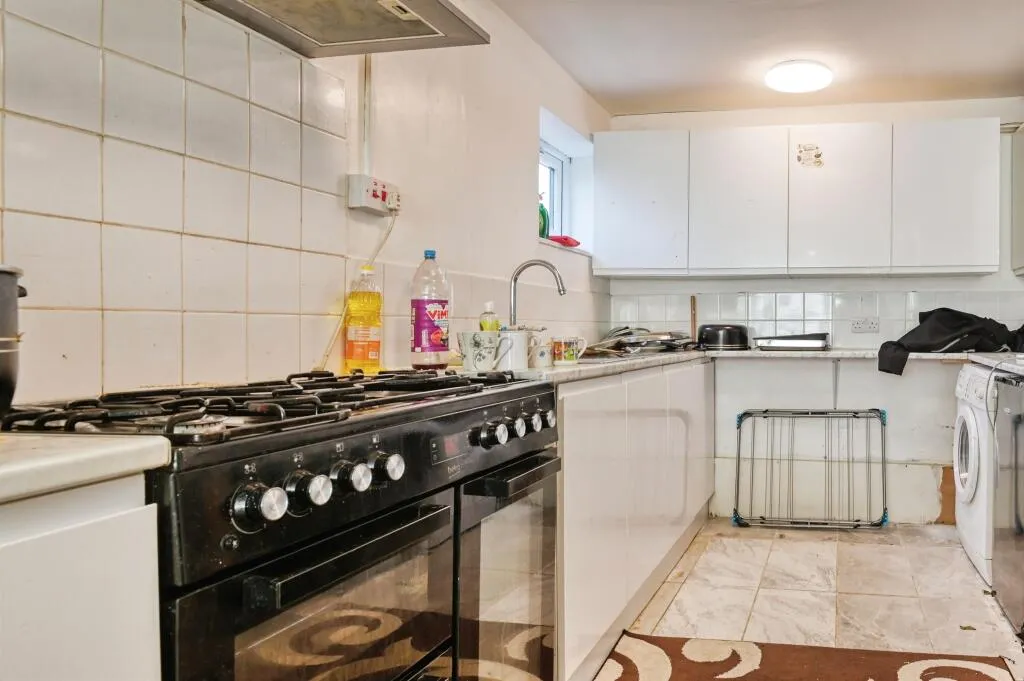 6 bed End of Terrace