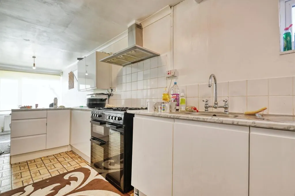 6 bed End of Terrace