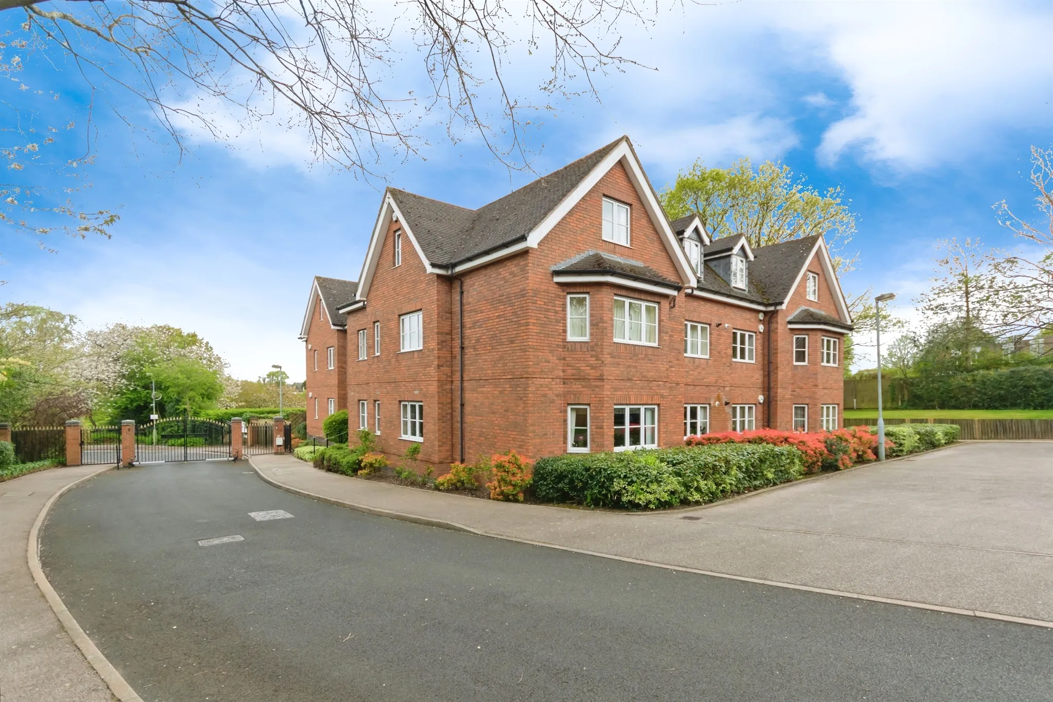 2 bed Apartment