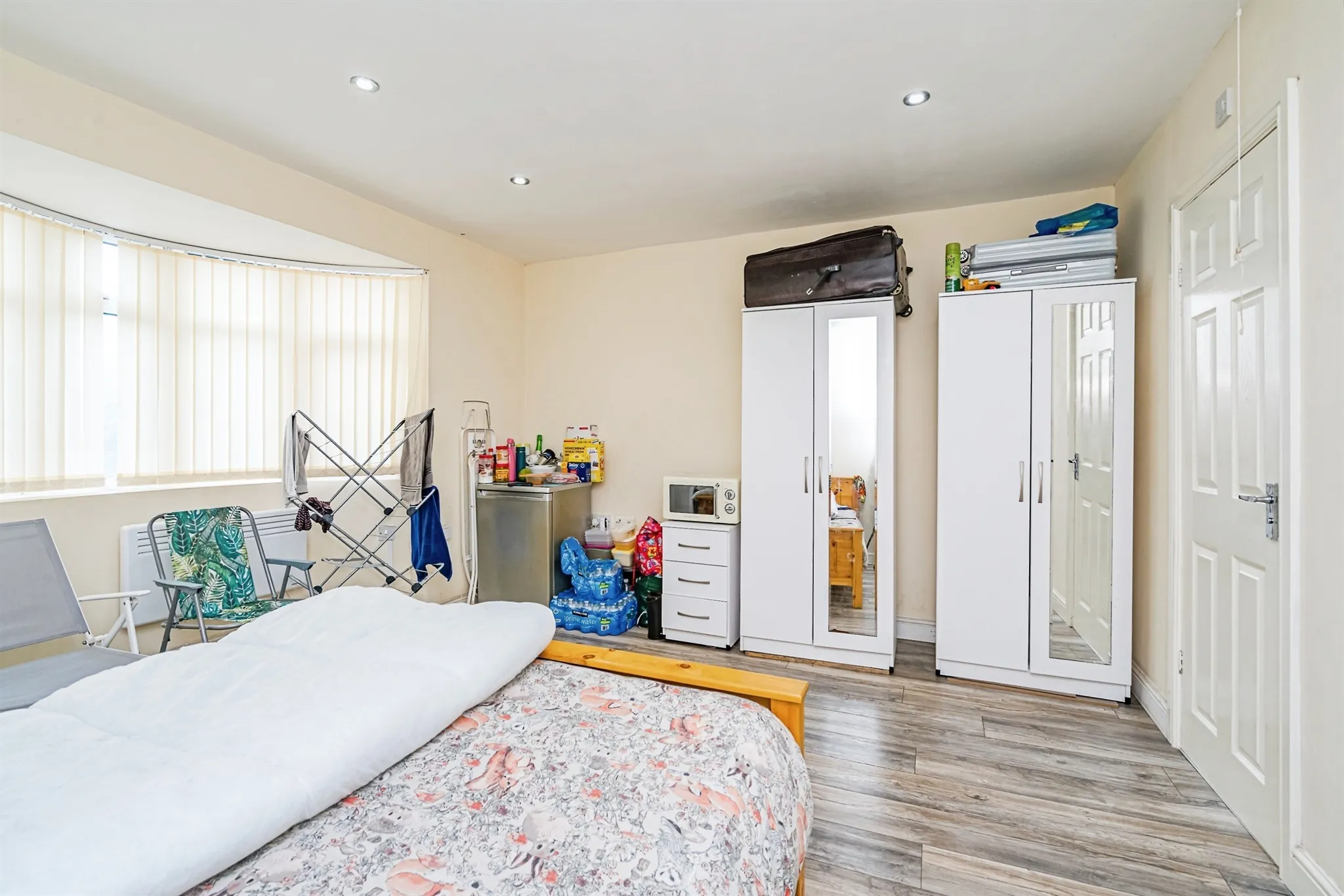 4 bed Semi-Detached